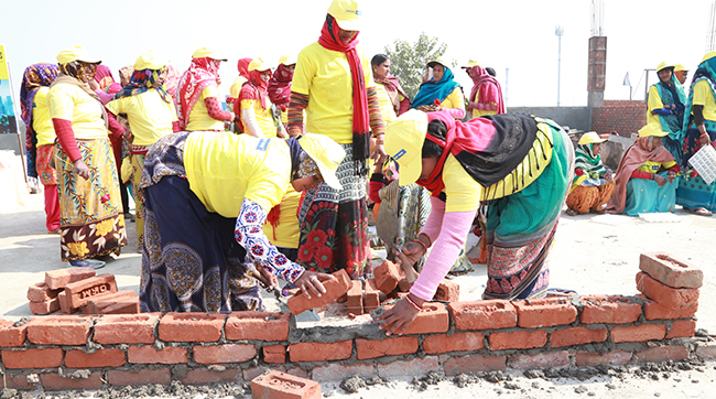 world-energy-day-ultratech-s-efforts-to-build-a-greener-future